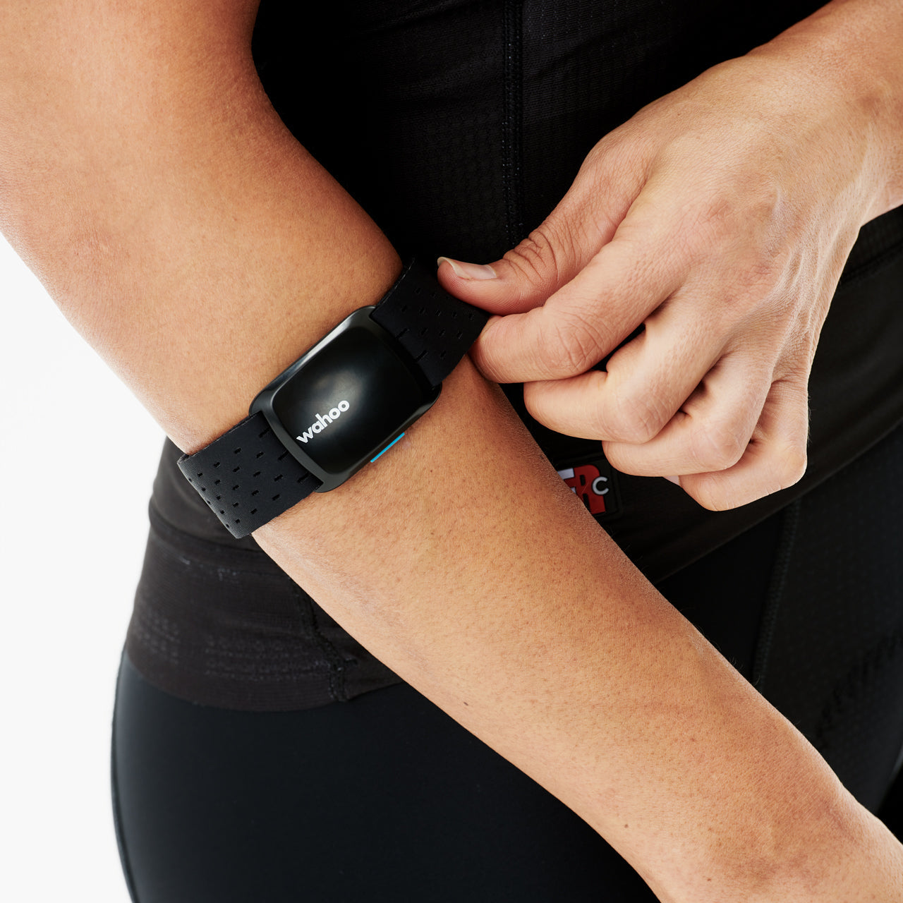Wahoo TICKR Fit Optical Heart Rate Band Hands-On Review - SMART Bike  Trainers